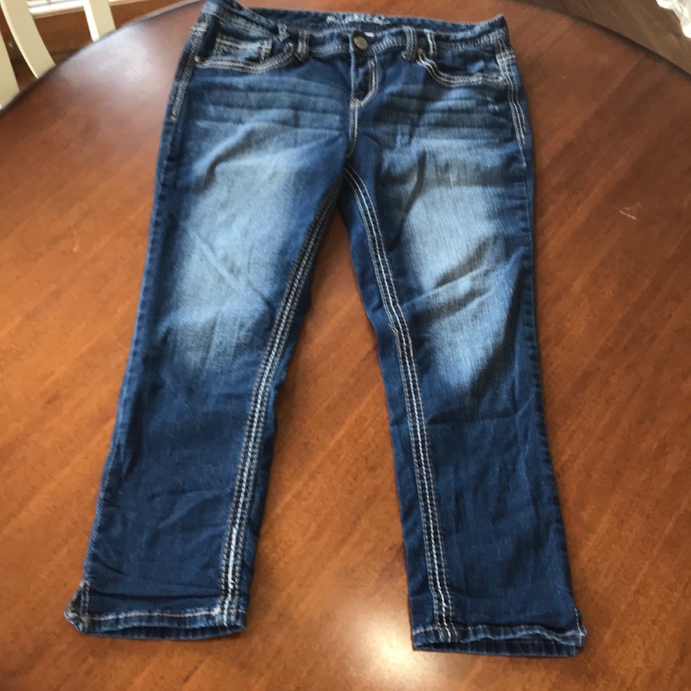 Maurice’s distresses Capri jeans size 13/14